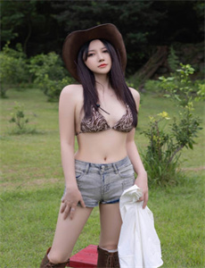 《撕开奶罩揉吮奶头玩大胸GIF-我要你跪下来大声喊我爸爸》