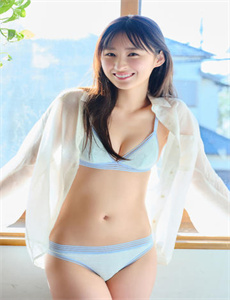 《向阳理发店-女同学裸开双乳让男生吃》